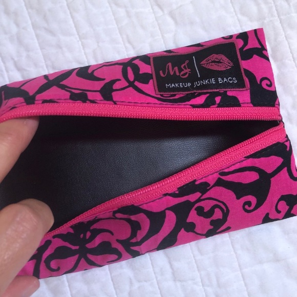 NEW Makeup Junkie Bag Size Mini Pink & Black Print - Picture 4 of 5
